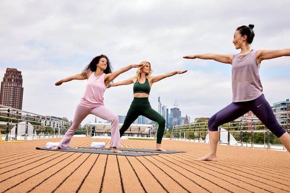 AMADEUS Guest Experience Lifestyle Yoga Wellness Fitness ©Leuftner Cruises Amadeus.jpg